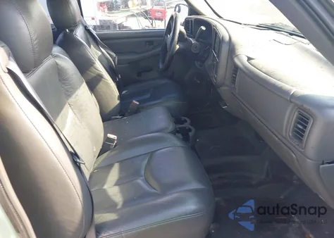 2004 Chevrolet Silverado 1500 Work Truck z USA, uszkodzony, nr VIN 1GCEC19X04Z343363